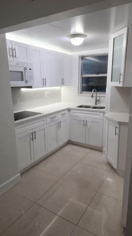 210 Fontainebleau Boulevard 311, Miami, FL 33172