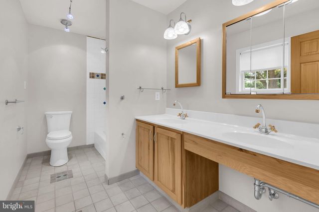 5022 OGLETHORPE ST, Riverdale, MD 20737