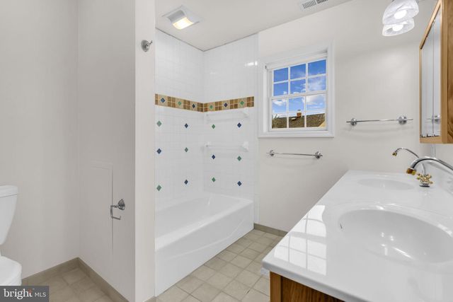 5022 OGLETHORPE ST, Riverdale, MD 20737