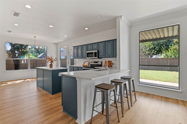 775 Lacey Oaks Lane, Lake Dallas, TX 75065