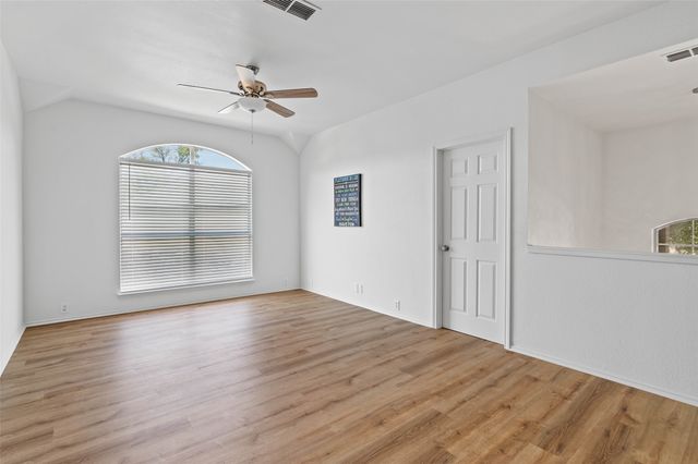 775 Lacey Oaks Lane, Lake Dallas, TX 75065