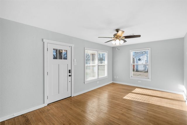 1011 Maxfield Street, Bellmead, TX 76705