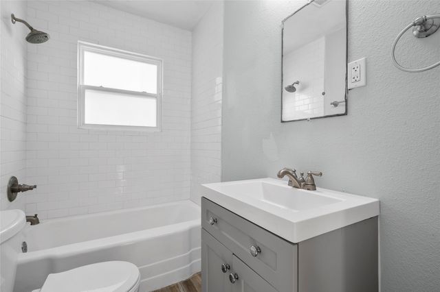 1011 Maxfield Street, Bellmead, TX 76705