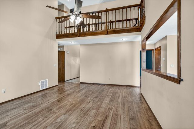 3860 S Parklane Avenue, Springfield, MO 65807