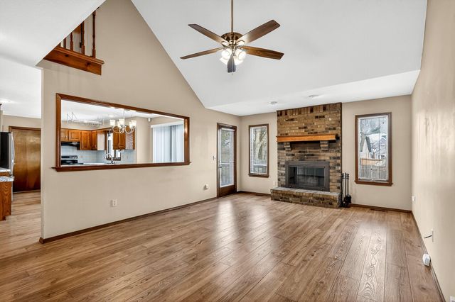 3860 S Parklane Avenue, Springfield, MO 65807