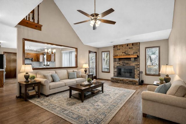 3860 S Parklane Avenue, Springfield, MO 65807