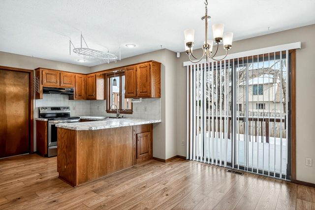 3860 S Parklane Avenue, Springfield, MO 65807