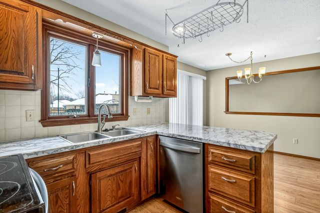 3860 S Parklane Avenue, Springfield, MO 65807