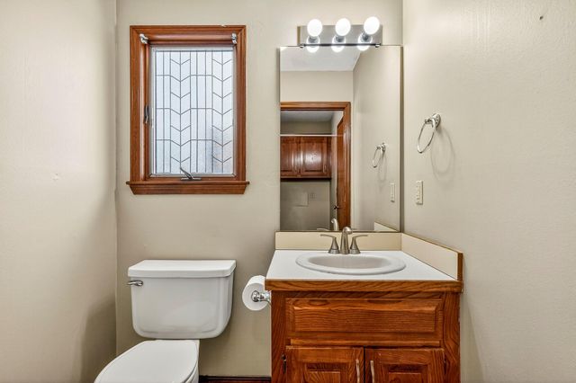 3860 S Parklane Avenue, Springfield, MO 65807