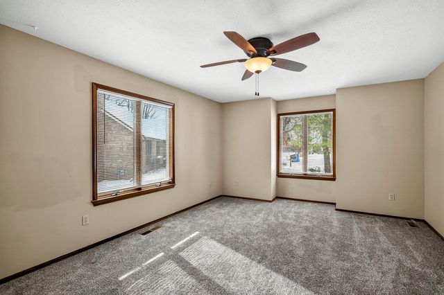 3860 S Parklane Avenue, Springfield, MO 65807