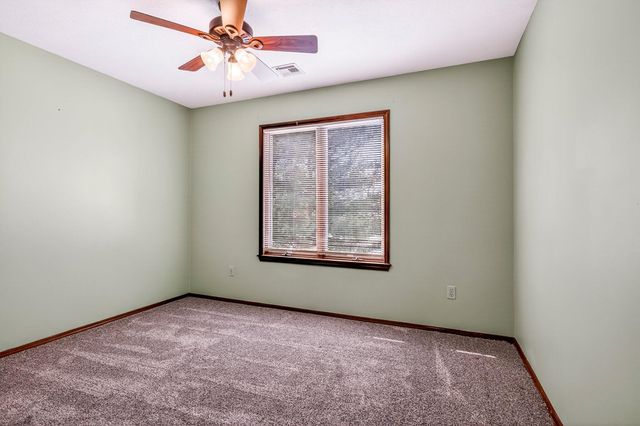 3860 S Parklane Avenue, Springfield, MO 65807