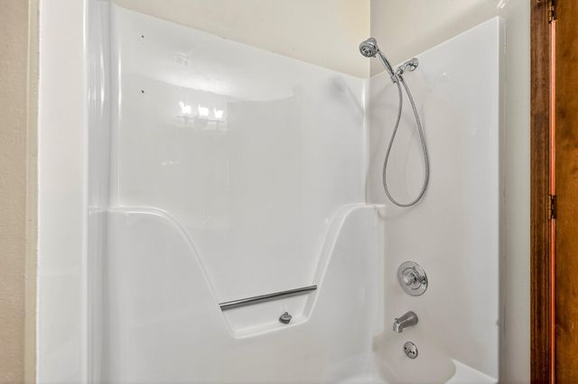 3860 S Parklane Avenue, Springfield, MO 65807