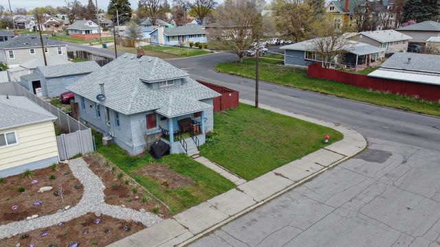 1329 E Gordon Ave, Spokane, WA 99207