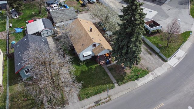 1329 E Gordon Ave, Spokane, WA 99207