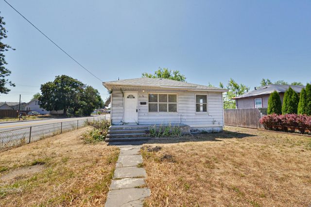 1329 E Gordon Ave, Spokane, WA 99207