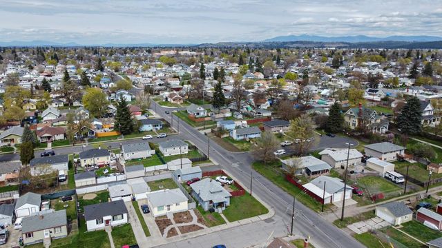 1329 E Gordon Ave, Spokane, WA 99207