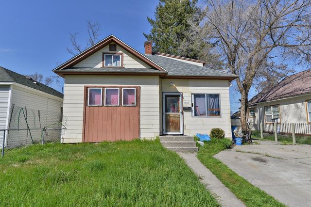 1329 E Gordon Ave, Spokane, WA 99207