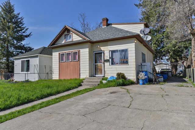 1329 E Gordon Ave, Spokane, WA 99207