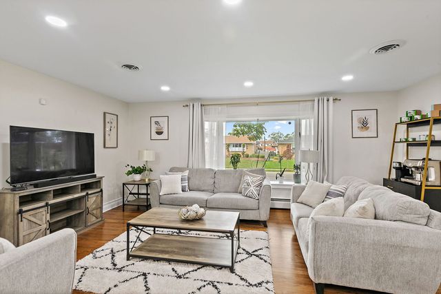 1202 Elsie Drive, Melrose Park, IL 60160