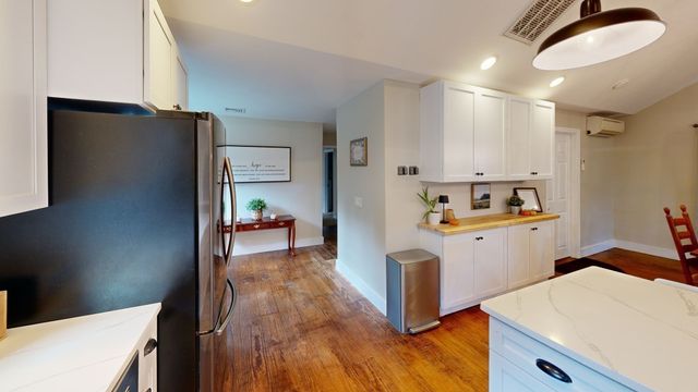 51 Warren Rd, Brimfield, MA 01010