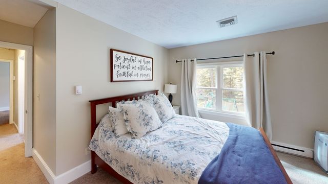 51 Warren Rd, Brimfield, MA 01010