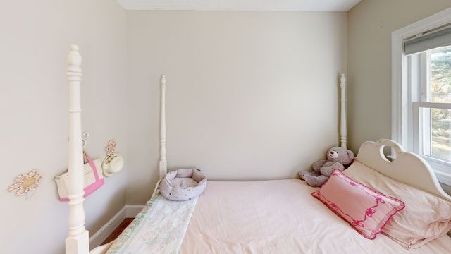 51 Warren Rd, Brimfield, MA 01010