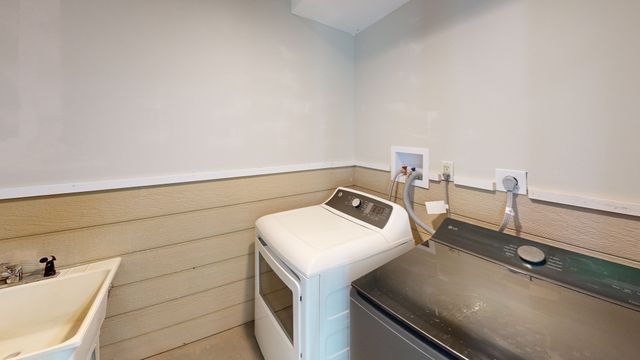 51 Warren Rd, Brimfield, MA 01010