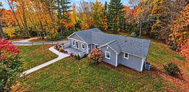51 Warren Rd, Brimfield, MA 01010