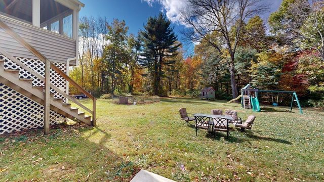 51 Warren Rd, Brimfield, MA 01010