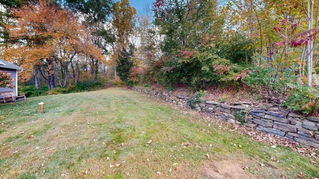51 Warren Rd, Brimfield, MA 01010