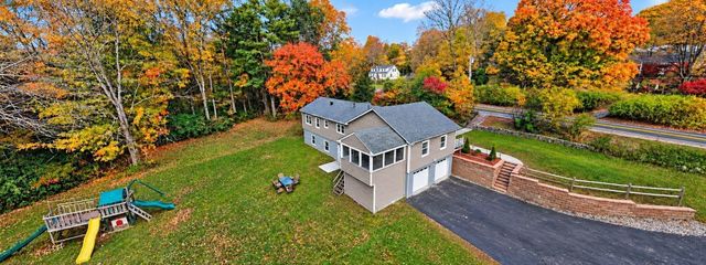 51 Warren Rd, Brimfield, MA 01010