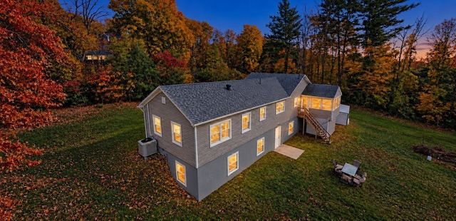 51 Warren Rd, Brimfield, MA 01010