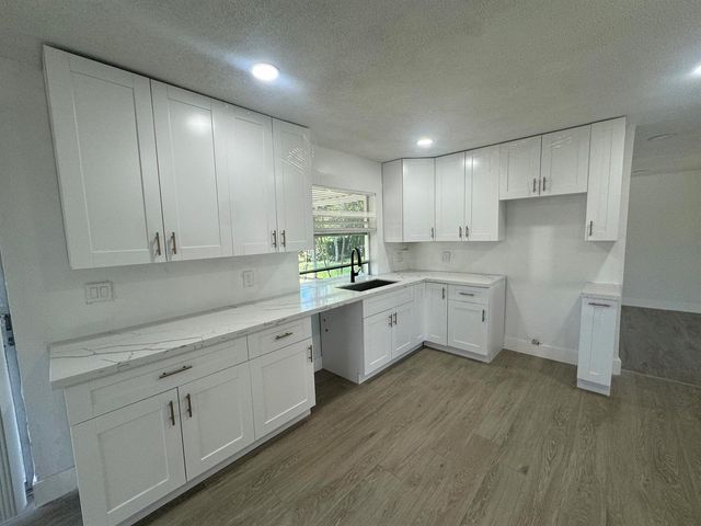 6260 SW 6TH Street, Margate, FL 33068