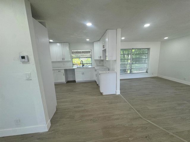 6260 SW 6TH Street, Margate, FL 33068