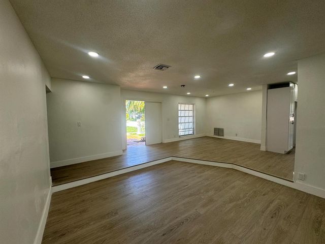 6260 SW 6TH Street, Margate, FL 33068