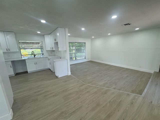 6260 SW 6TH Street, Margate, FL 33068