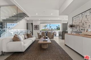 1257 N Sweetzer Avenue 404, West Hollywood, CA 90069