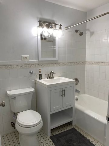 6030 N Sheridan Road 612, Chicago, IL 60660