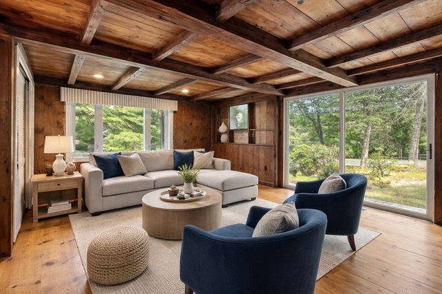 573 Longley Rd, Groton, MA 01450