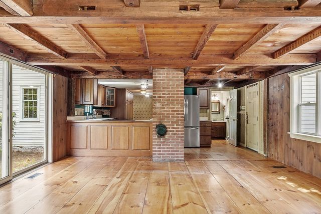 573 Longley Rd, Groton, MA 01450