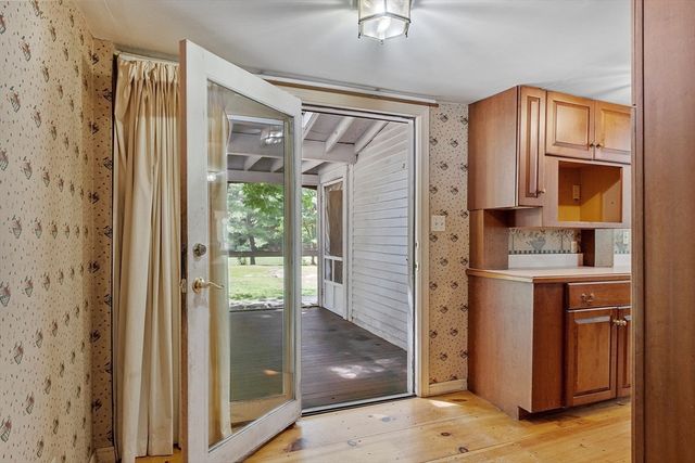 573 Longley Rd, Groton, MA 01450