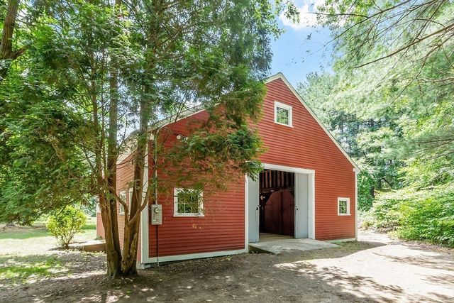 573 Longley Rd, Groton, MA 01450