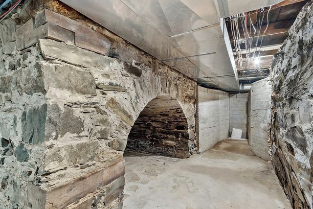 573 Longley Rd, Groton, MA 01450