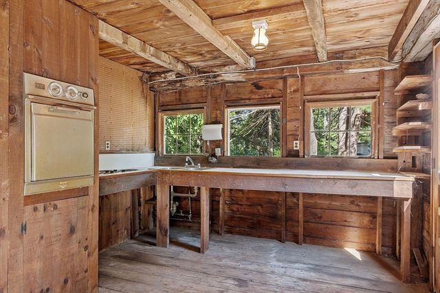 573 Longley Rd, Groton, MA 01450