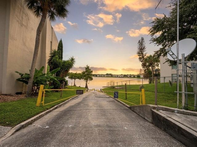 554 ORANGE DRIVE 15, Altamonte Springs, FL 32701