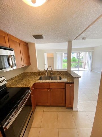554 ORANGE DRIVE 15, Altamonte Springs, FL 32701