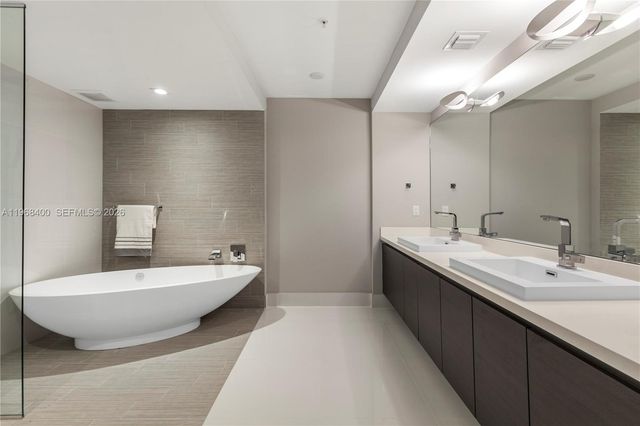300 Sunny Isles Blvd 4-806, Sunny Isles Beach, FL 33160