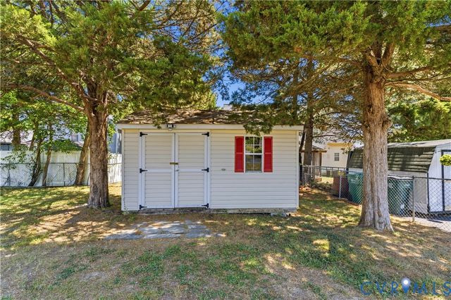 952 Pleasant St, Henrico, VA 23223