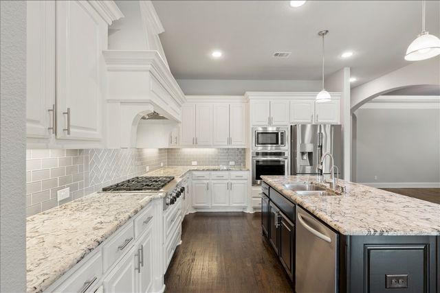 2521 Damsel Bella Boulevard, Lewisville, TX 75056