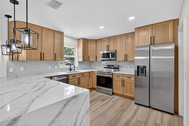 32524 GREENWOOD LOOP, Wesley Chapel, FL 33545